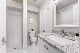 9130 Vogue Ln, Houston, TX 77080 - Photo 16