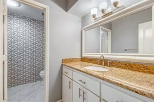10716 Briar Forest Dr, Houston, TX 77042 - Photo 12