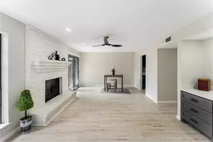 9425 Fondren Rd, Houston, TX 77074 - Photo 16