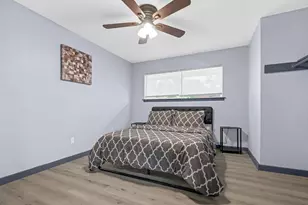 11103 Greenwillow St, Houston, TX 77035 - Photo 14