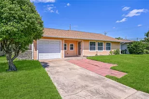 104 Bonita Ave, Galveston, TX 77550 - Photo 2