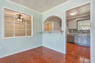 104 Bonita Ave, Galveston, TX 77550 - Photo 12