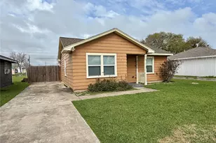 1932 N Avenue H, Freeport, TX 77541 - Photo 2