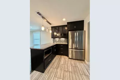 1932 N Avenue H, Freeport, TX 77541 - Photo 6