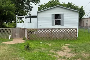 2519 Mcdonald Rd, Oyster Creek, TX 77541 - Photo 1