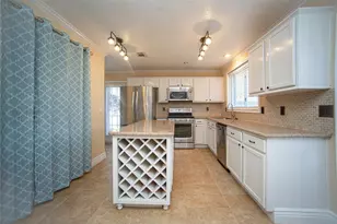 3 Sheep Meadow Pl, The Woodlands, TX 77381 - Photo 8