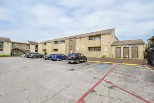 8100 Creekbend Dr, Houston, TX 77071 - Photo 2