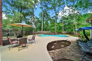 25 Cascade Springs Pl, The Woodlands, TX 77381 - Photo 22