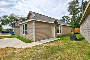 11552 Persimmon St, Willis, TX 77318 - Photo 2