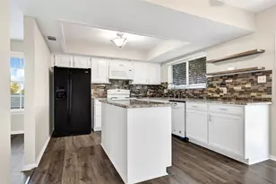 346 Lost Rock Dr, Houston, TX 77598 - Photo 10