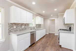 2801 Oak Dr, Dickinson, TX 77539 - Photo 4