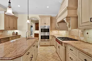 2400 Avalon Pl, Houston, TX 77019 - Photo 12