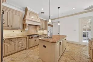 2400 Avalon Pl, Houston, TX 77019 - Photo 14