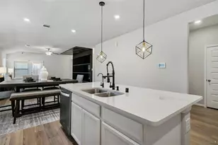 205 Cresta Cv Ct, Montgomery, TX 77316 - Photo 4