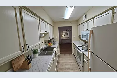7400 Bellerive Drive #1204, Houston, TX 77036 - Photo 10