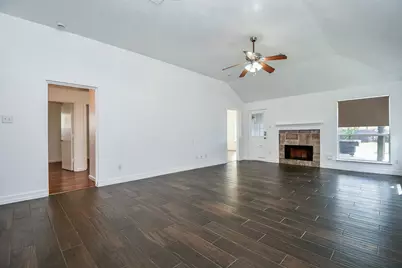 9039 Martin Heights Drive, Houston, TX 77031 - Photo 8