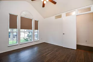 9039 Martin Heights Dr, Houston, TX 77031 - Photo 6