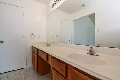 9039 Martin Heights Drive, Houston, TX 77031 - Photo 12