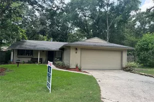 9 Wolfhound Ln, The Woodlands, TX 77380 - Photo 2