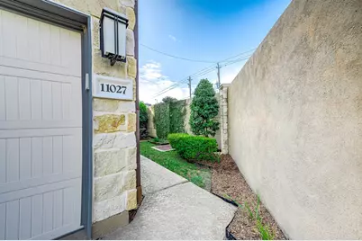 11027 Acorn Falls Drive, Houston, TX 77043 - Photo 10