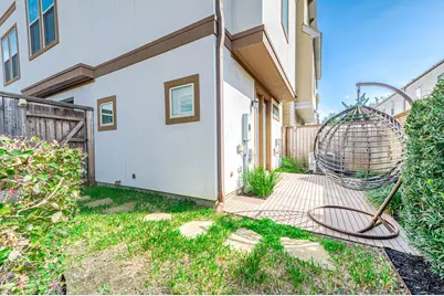 11027 Acorn Falls Drive, Houston, TX 77043 - Photo 34