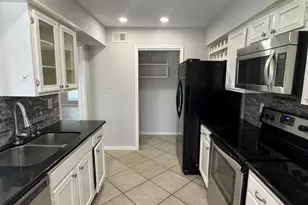 1605 W Sam Houston Pkwy S, Houston, TX 77042 - Photo 10