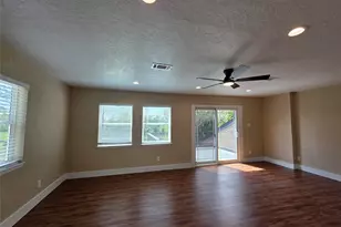 16406 Brook Forest Dr, Houston, TX 77059 - Photo 32