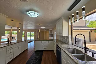 16406 Brook Forest Dr, Houston, TX 77059 - Photo 14
