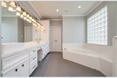 13514 Broadmeadow Lane, Houston, TX 77077 - Photo 32