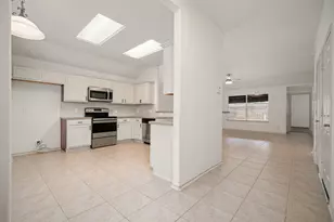 13410 Baron Hill Ln, Rosharon, TX 77583 - Photo 8