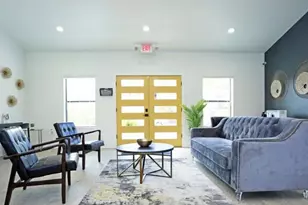 8000 Midcrown Dr, San Antonio, TX 78218 - Photo 10