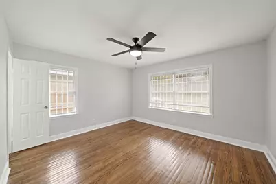 6219 Simsdale Street, Houston, TX 77087 - Photo 12