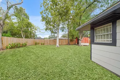 6219 Simsdale Street, Houston, TX 77087 - Photo 14