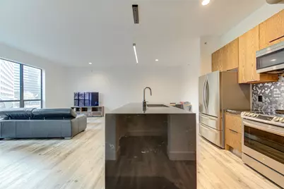 1901 Post Oak Boulevard #3105, Houston, TX 77056 - Photo 2
