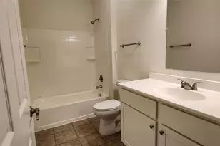 6206 Lacey Oak Dr, Hitchcock, TX 77563 - Photo 10