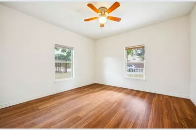 7933 Elwood Street, Houston, TX 77012 - Photo 12