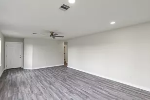1010 4th St, Hempstead, TX 77445 - Photo 8