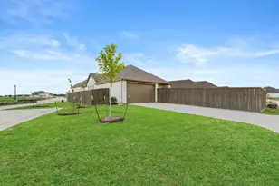 11915 S Pavillion Dr, Mont Belvieu, TX 77523 - Photo 36