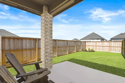 11915 S Pavillion Drive, Mont Belvieu, TX 77523 - Photo 32