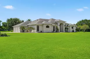 835 Hall Rd, Alvin, TX 77511 - Photo 2