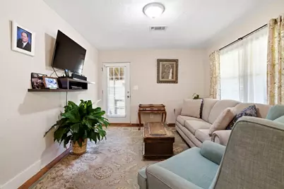452 Ashley, Livingston, TX 77351 - Photo 6