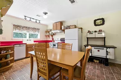 452 Ashley, Livingston, TX 77351 - Photo 8