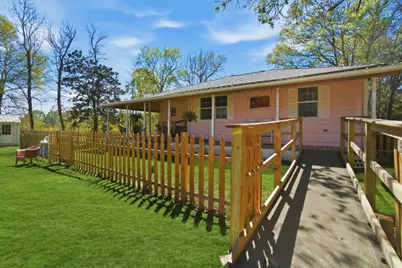 452 Ashley, Livingston, TX 77351 - Photo 2