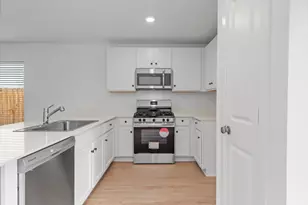 1525 San Sebastien Dr, Conroe, TX 77301 - Photo 10