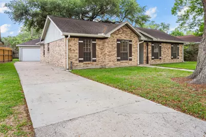707 Briargrove Drive, Alvin, TX 77511 - Photo 2