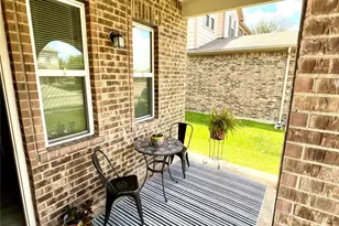 2635 Oakwood Blf Trl, Houston, TX 77038 - Photo 6