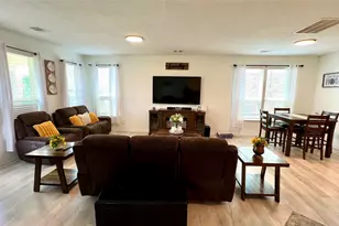 2635 Oakwood Blf Trl, Houston, TX 77038 - Photo 16