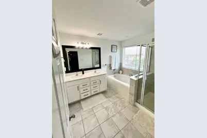 2635 Oakwood Bluff Trail, Houston, TX 77038 - Photo 24