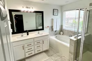 2635 Oakwood Blf Trl, Houston, TX 77038 - Photo 24