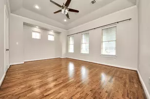 210 E 28th St, Houston, TX 77008 - Photo 6